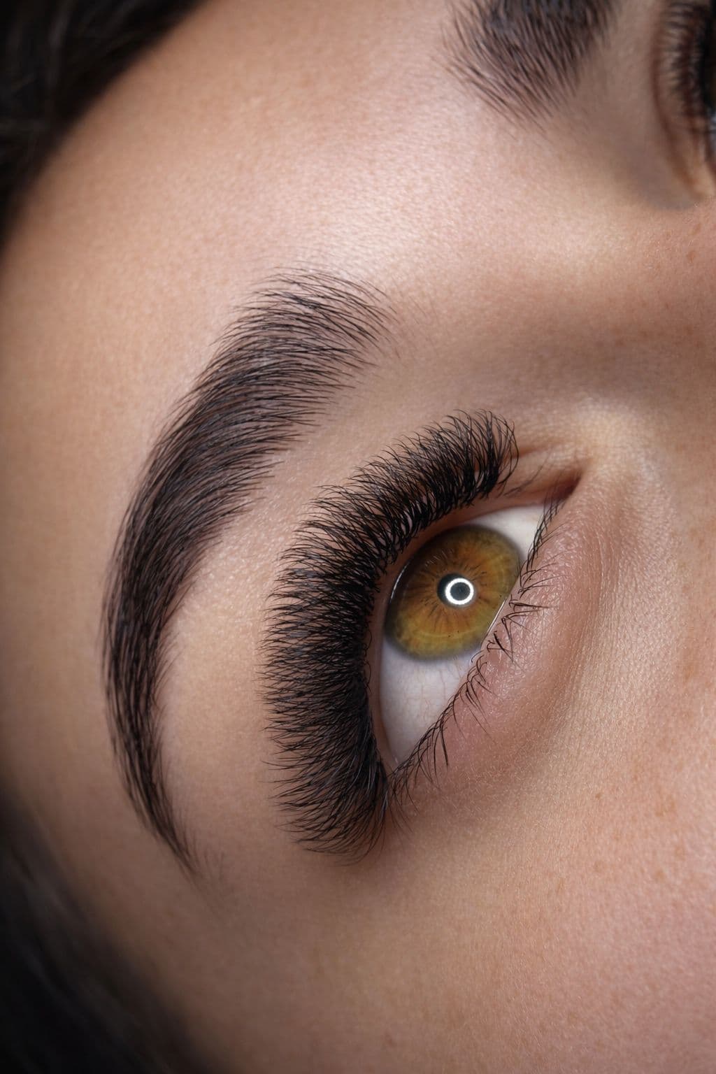 Détail du travail cil à cil DNA_Lashes